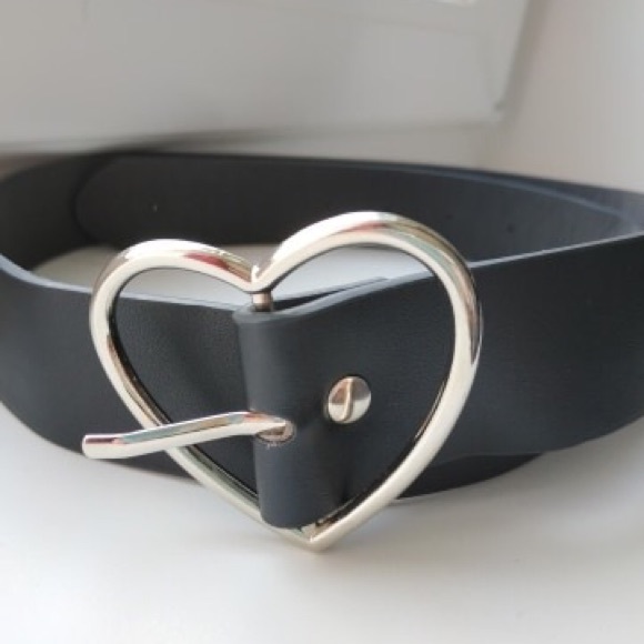 Silver Heart shape buckle Belt - Picture 4 of 5